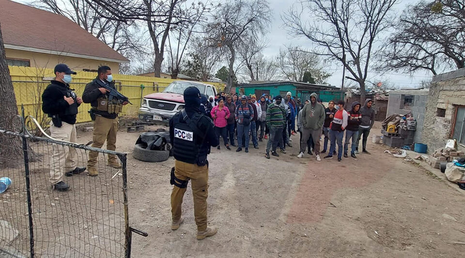 Mexican Police detain 67 Cubans hidden in houses on the border with the US