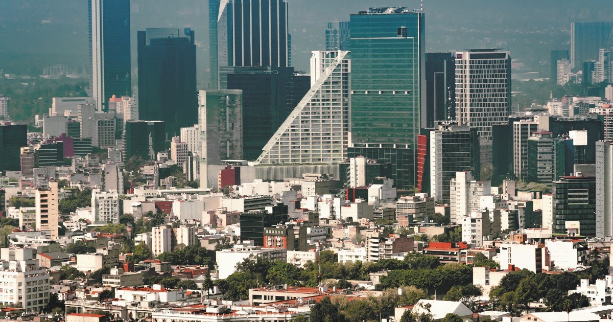 Mexico: economy in slow motion for a society in fast motion