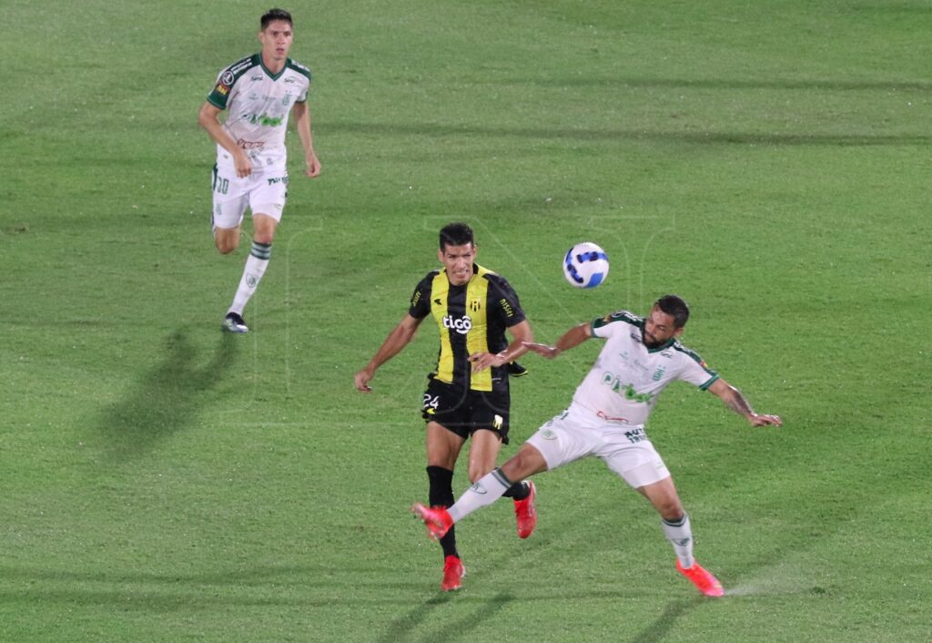 Monumental pecheada and Guaraní outside the Libertadores