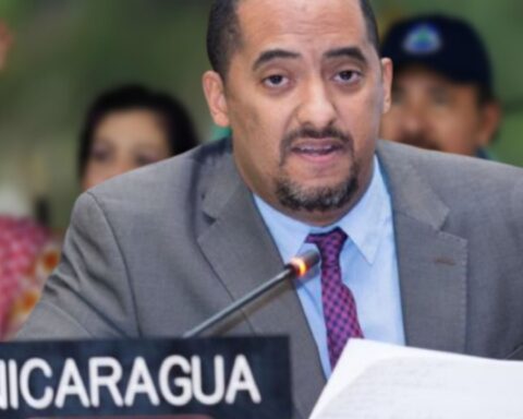 Murillo remains silent on the complaint by Arturo McFields against his regime