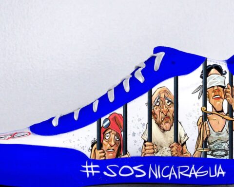 NBA player uses his shoes to denounce Ortega's crimes