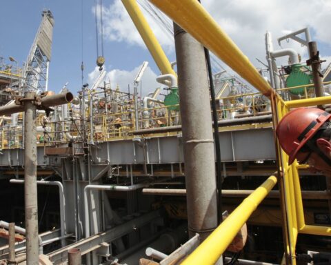 National oil production fell 3.8% in February