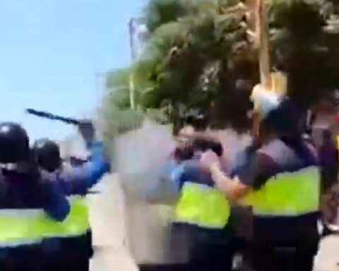 Night watchmen from Chiclayo once again star in an act of violence against merchants (VIDEO)