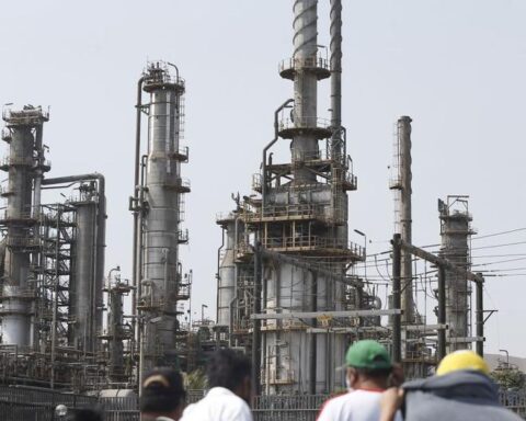 Oil spill: OEFA partially suspends ban on operations at La Pampilla Refinery