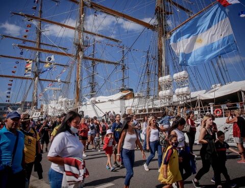 One hundred thousand people experienced the boats at the Mar del Plata base