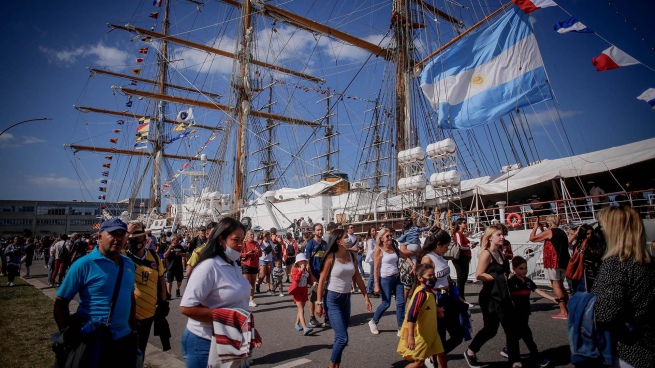 One hundred thousand people experienced the boats at the Mar del Plata base