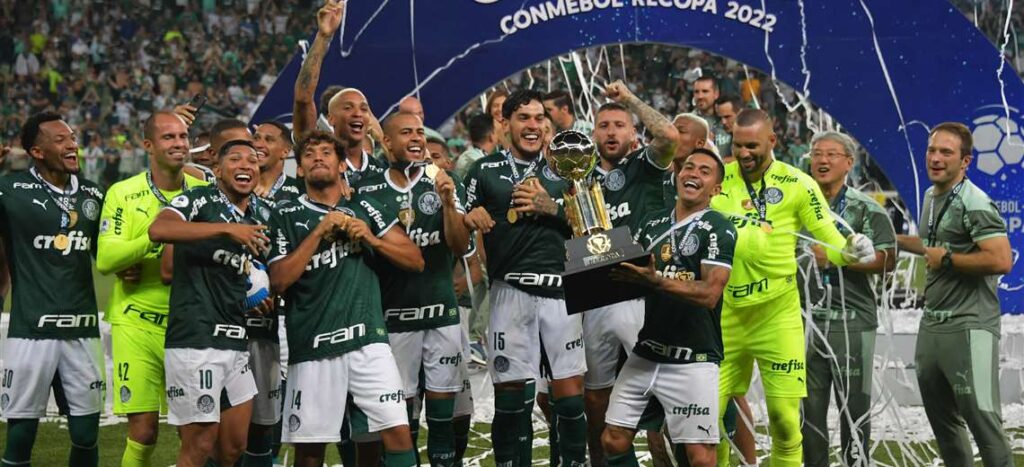 Palmeiras wins its first South American Recopa at the expense of Paranaense