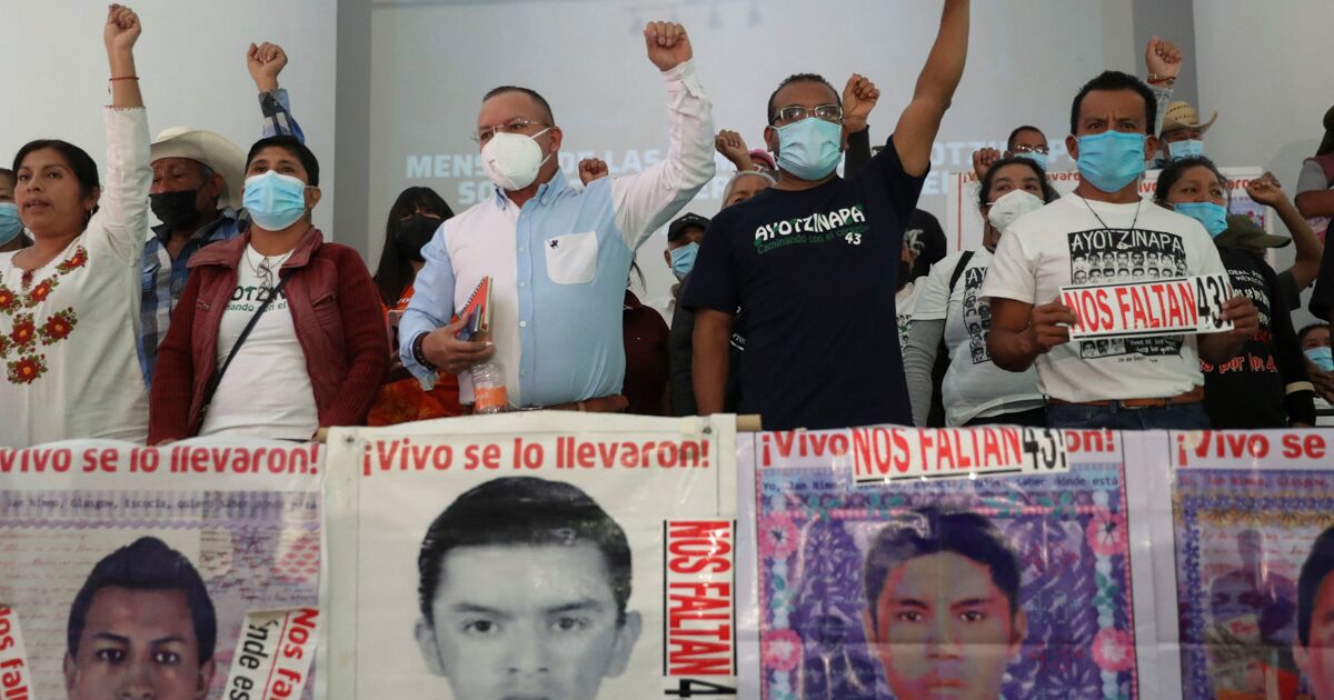 Parents of Ayotzinapa ask Peña Nieto to declare the disappearance of the 43