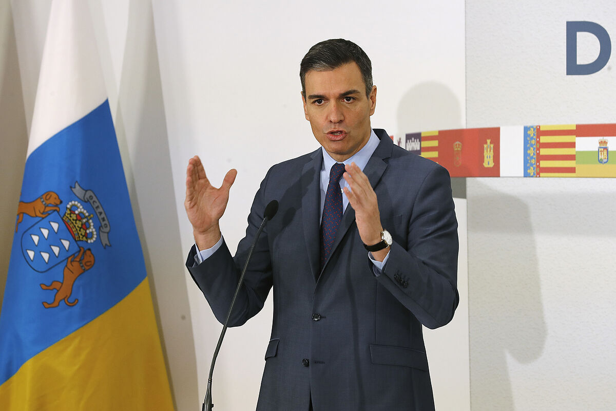 Pedro Sánchez promises a tax reduction and more defense spending without specifying