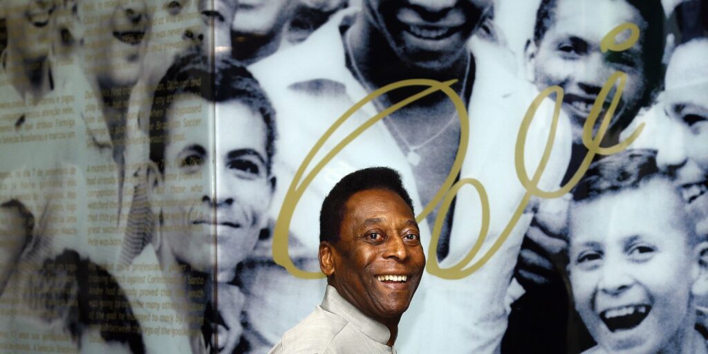 Pele is discharged after recovering from urinary tract infection