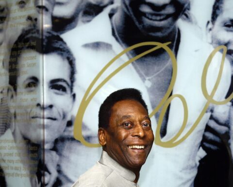 Pele is discharged after recovering from urinary tract infection