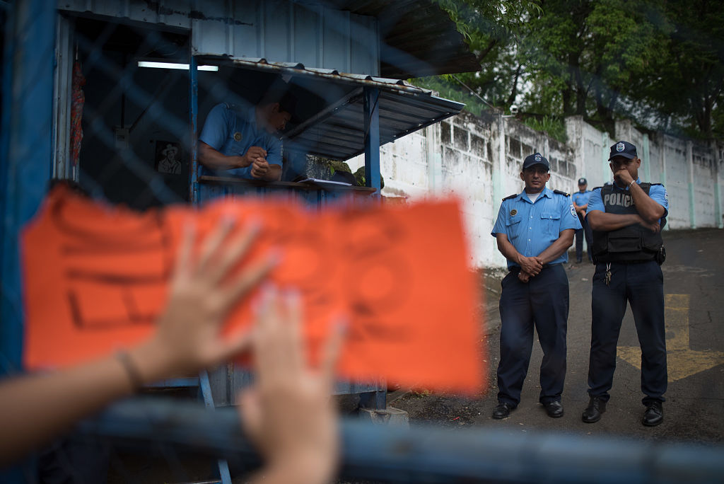 Political prisoners organize protest in El Chipote prison