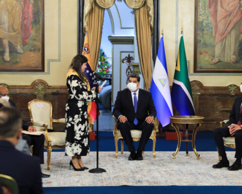 President decorated ambassadors from Nicaragua and South Africa