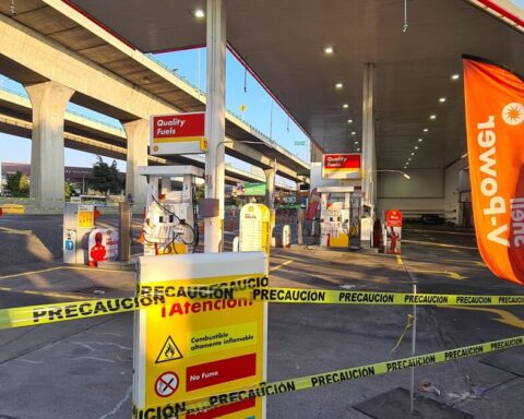 Profeco and the CRE close station that sold gasoline for more than 29 pesos