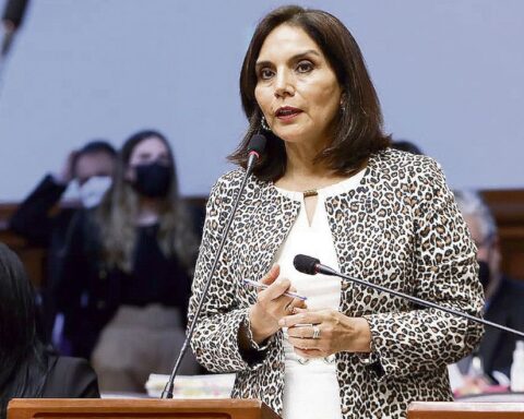 Projects to get out of the crisis are filed by Patricia Juárez