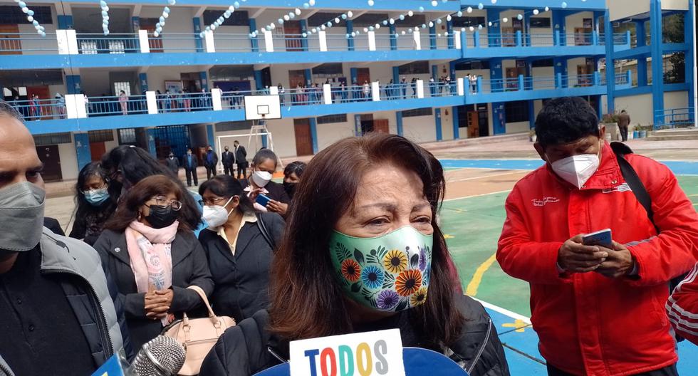 Regarding school infrastructure in terrible conditions in Huancavelica, the women's minister asks the press to "give another approach"