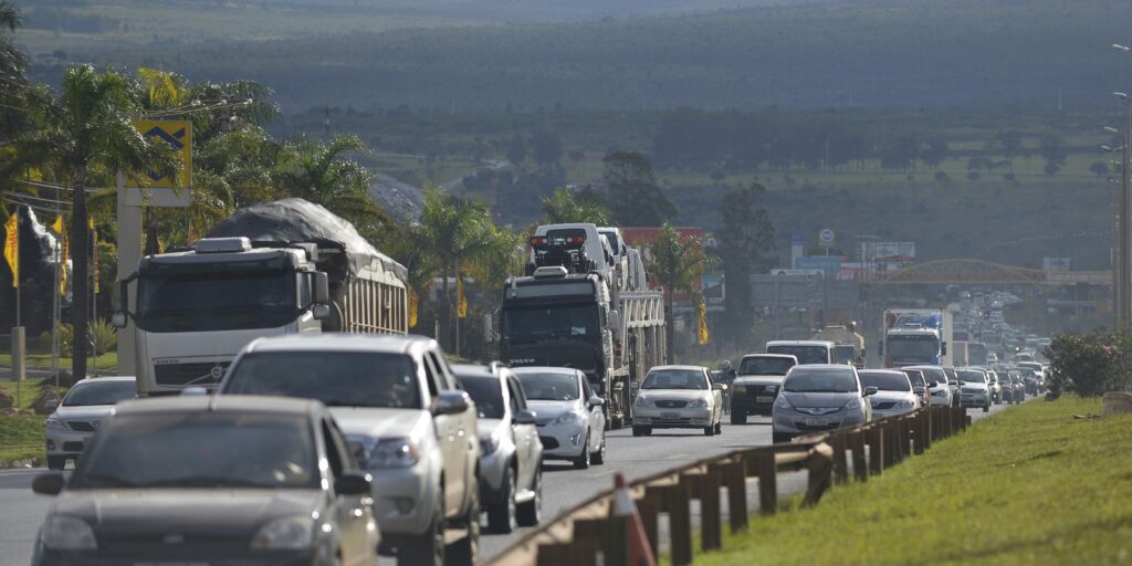 Roads have congestion on the way back to São Paulo