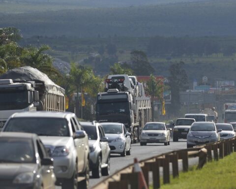 Roads have congestion on the way back to São Paulo