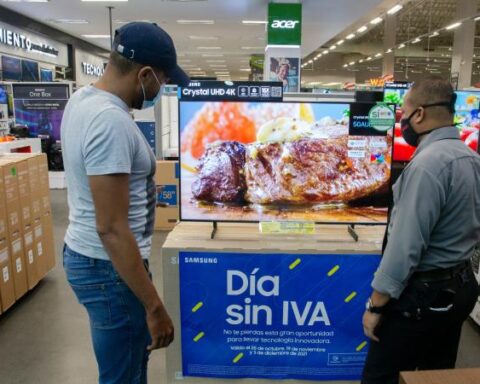 Sales of more than $9 billion during the day without VAT