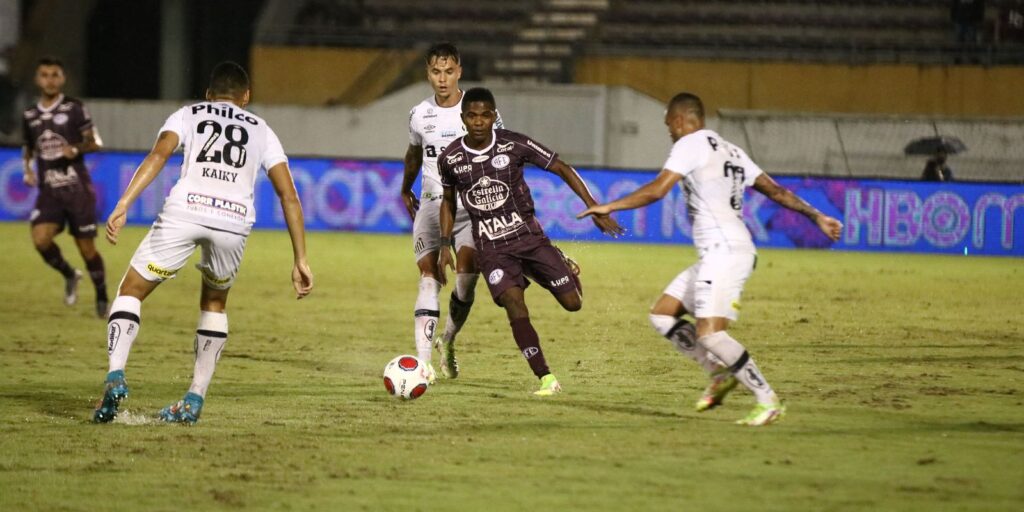 Santos draws with Ferroviária in a delayed game by Paulista