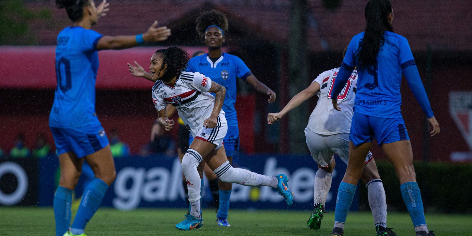 São Paulo wins first in the Brazilian Women's Championship