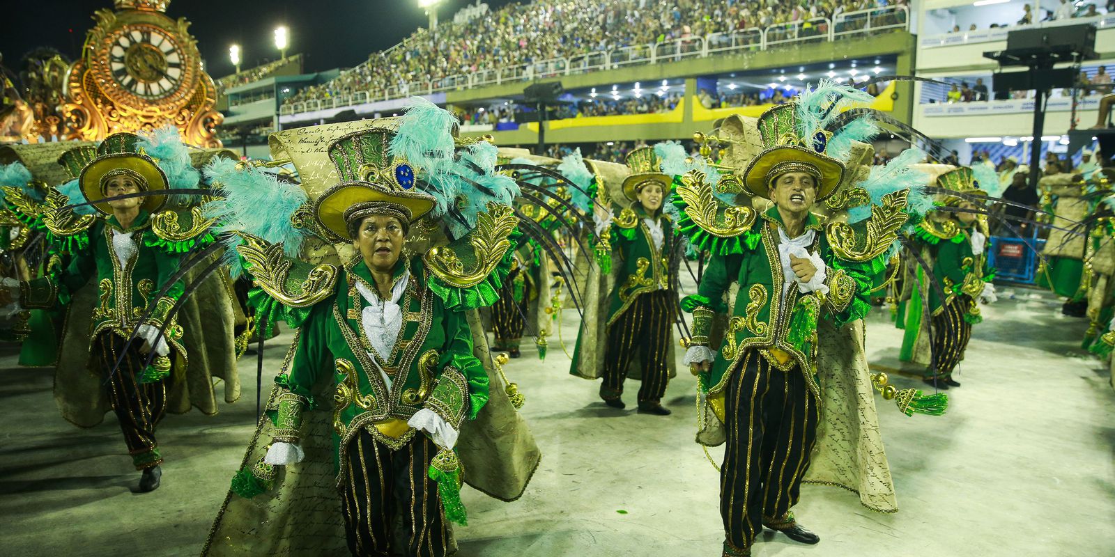 Six samba schools rehearse in Sapucaí this weekend
