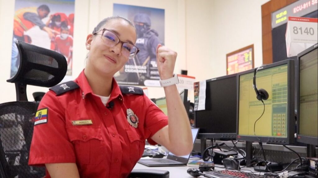 Erika Dionisio forma parte del Cuerpo de Bomberos de la capital.