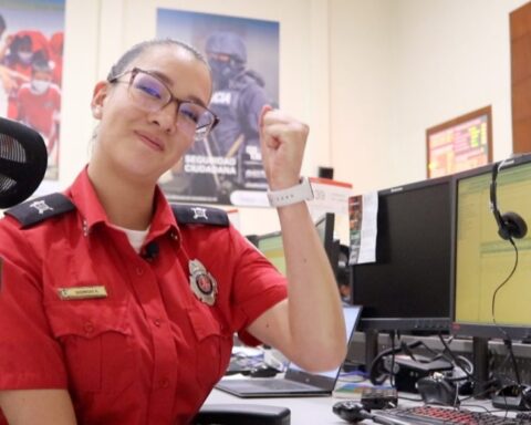 Erika Dionisio forma parte del Cuerpo de Bomberos de la capital.