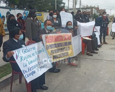 Teachers from Huancayo to Castillo: "Not because Vladimir is your buddy, your buddy is going to say nothing happens here" (VIDEO)