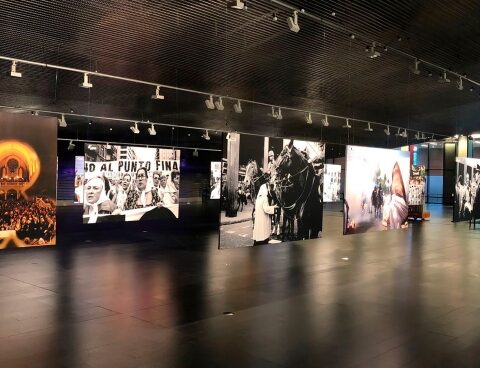 Télam pays tribute to Mothers and Grandmothers of Plaza de Mayo with a photographic exhibition at the CCK