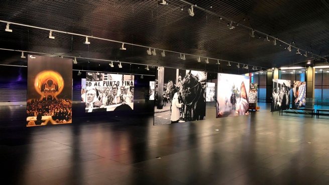 Télam pays tribute to Mothers and Grandmothers of Plaza de Mayo with a photographic exhibition at the CCK