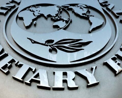 The IMF warns that the war in Ukraine will have a "severe impact" in the world economy