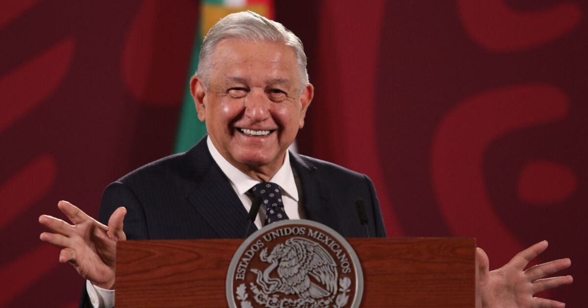 The INE asks AMLO to conduct himself "in accordance with the Constitution and the Law"