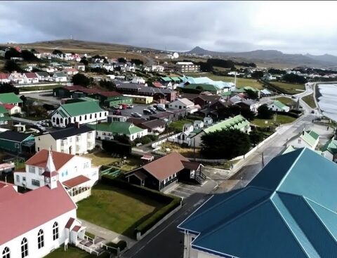 The Malvinas Islands export US$ 298 million and their main resource is fishing