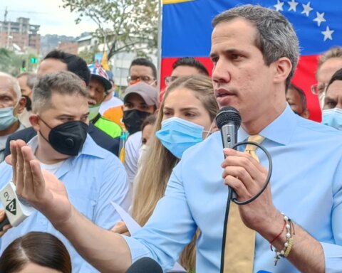 The Venezuelan opposition prepares regulations to choose its presidential candidate