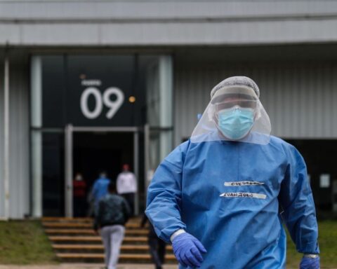 The coronavirus maintains its downward trend in Argentina: what the new health report says