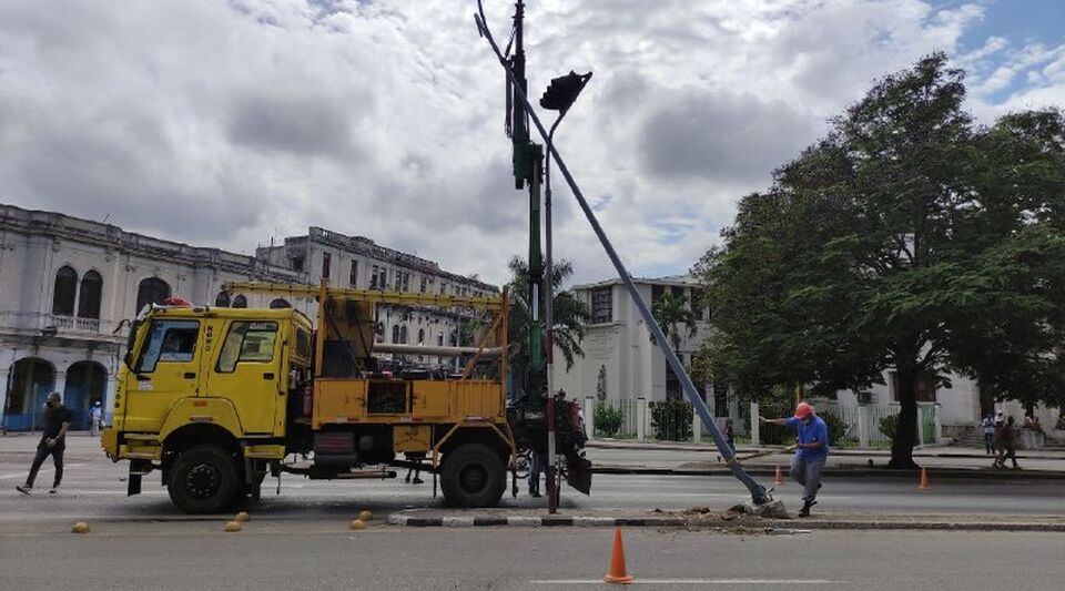 The dangerous post of Carlos III retires thanks to the hit of a car