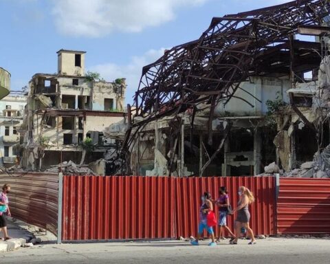 The demolition of the Moscow restaurant goes full speed in Havana