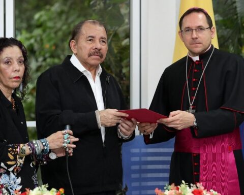 The expulsion of the apostolic nuncio was forged in four incidents with the regime