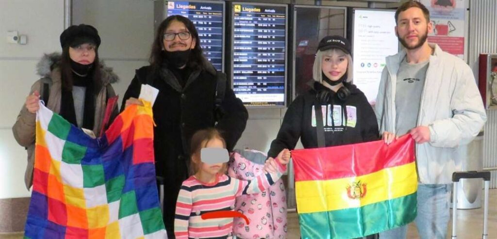 The five Bolivians who fled the war in Ukraine arrive in the country