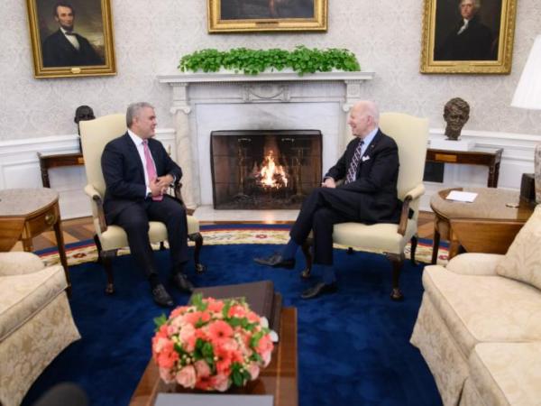 The gifts with a Colombian stamp that Iván Duque gave to Joe Biden