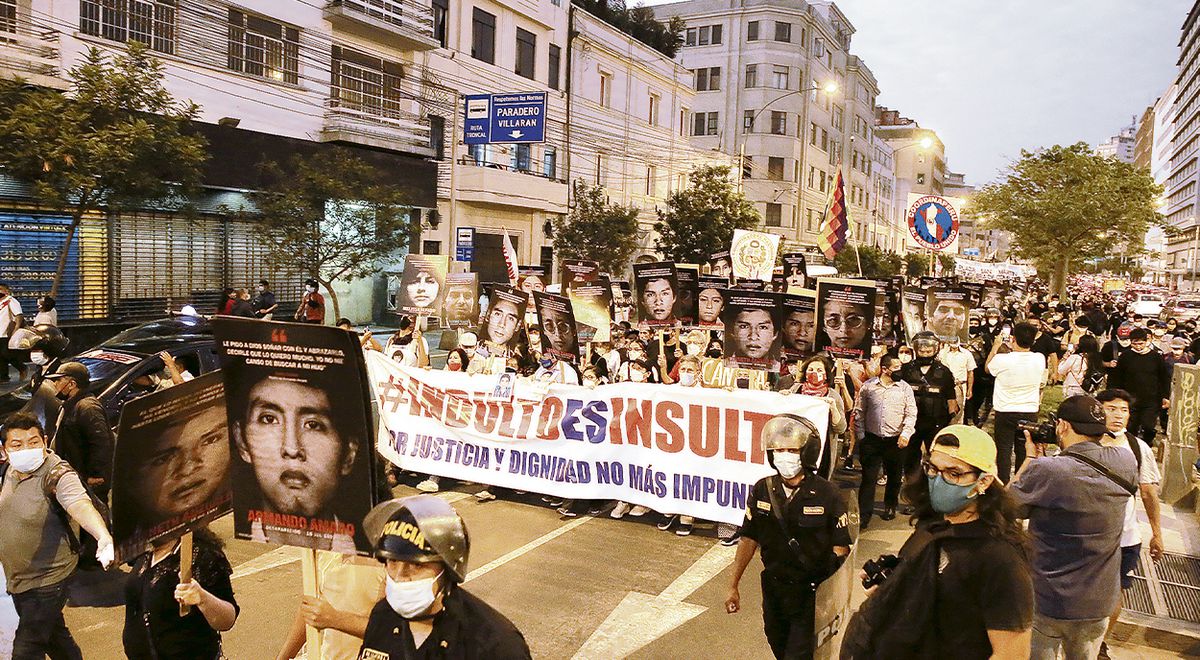 "The pardon is an insult!" They chanted in rejection of the release of Alberto Fujimori