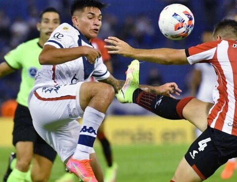 The pointer Estudiantes tied Vélez on the hour and saved his undefeated