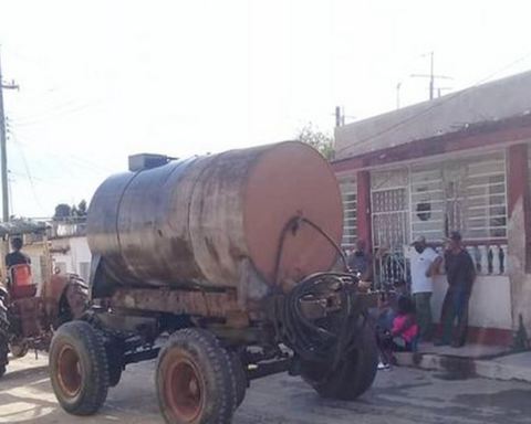 The residents of San Antonio de los Baños, without water and "with plague in the soul"