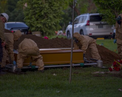 entierro en TIcuantepe, muertes por covid-19 en Nicaragua