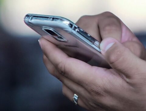 They created a telephone line to listen to men who commit gender-based violence