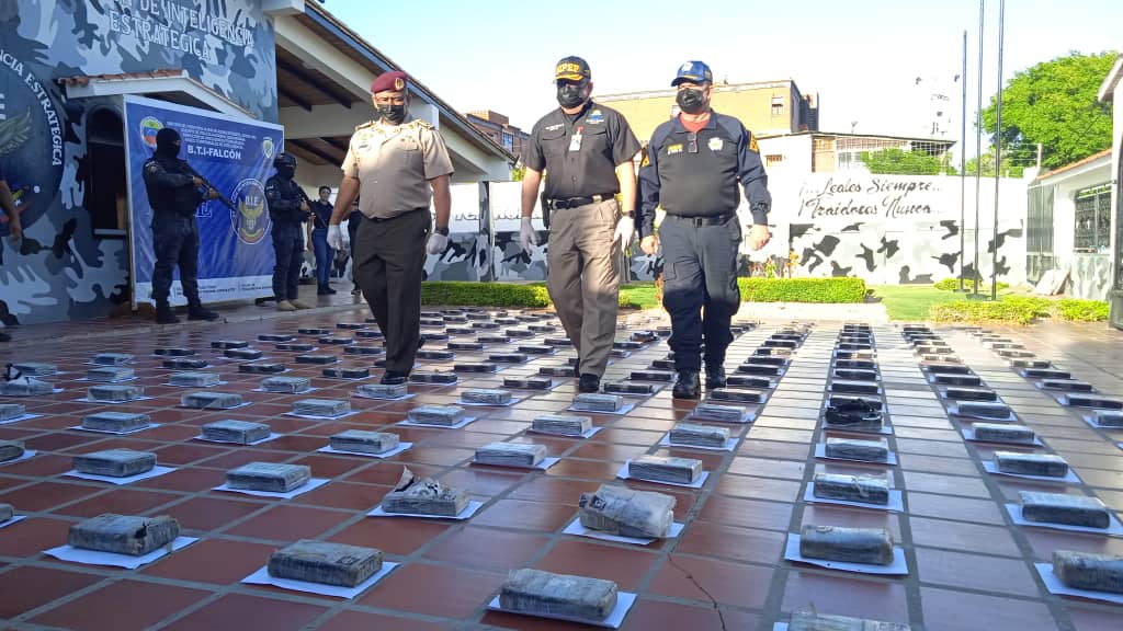 They seize more than 350 kilos of cocaine and war ammunition in Falcón