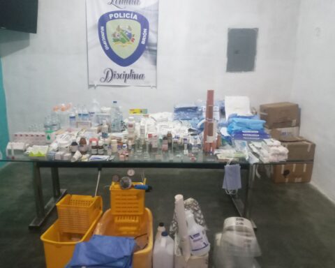 They seized a lot of medicines in Higuerote for their alleged resale