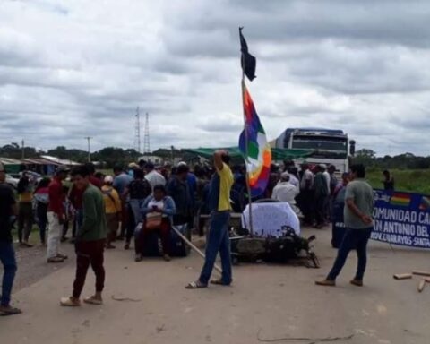 Third day of blockade on the route to Beni due to the subjugation of an Ostreicher property