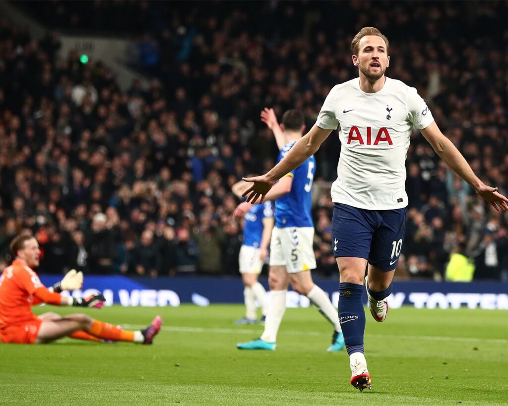 Tottenham and Kane overwhelm Everton